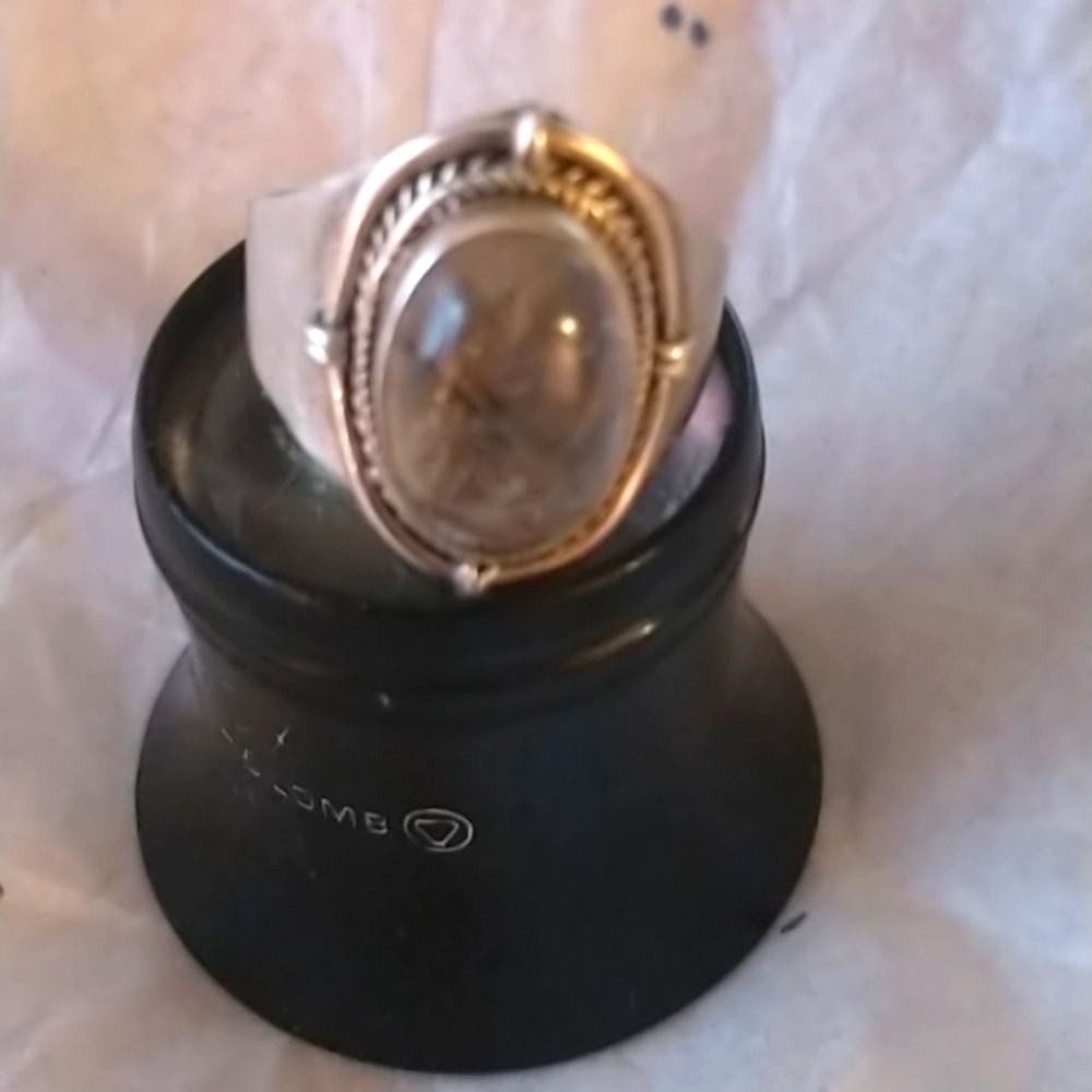 Silver stone has fossil inside, size 7. - Picture 4 of 7